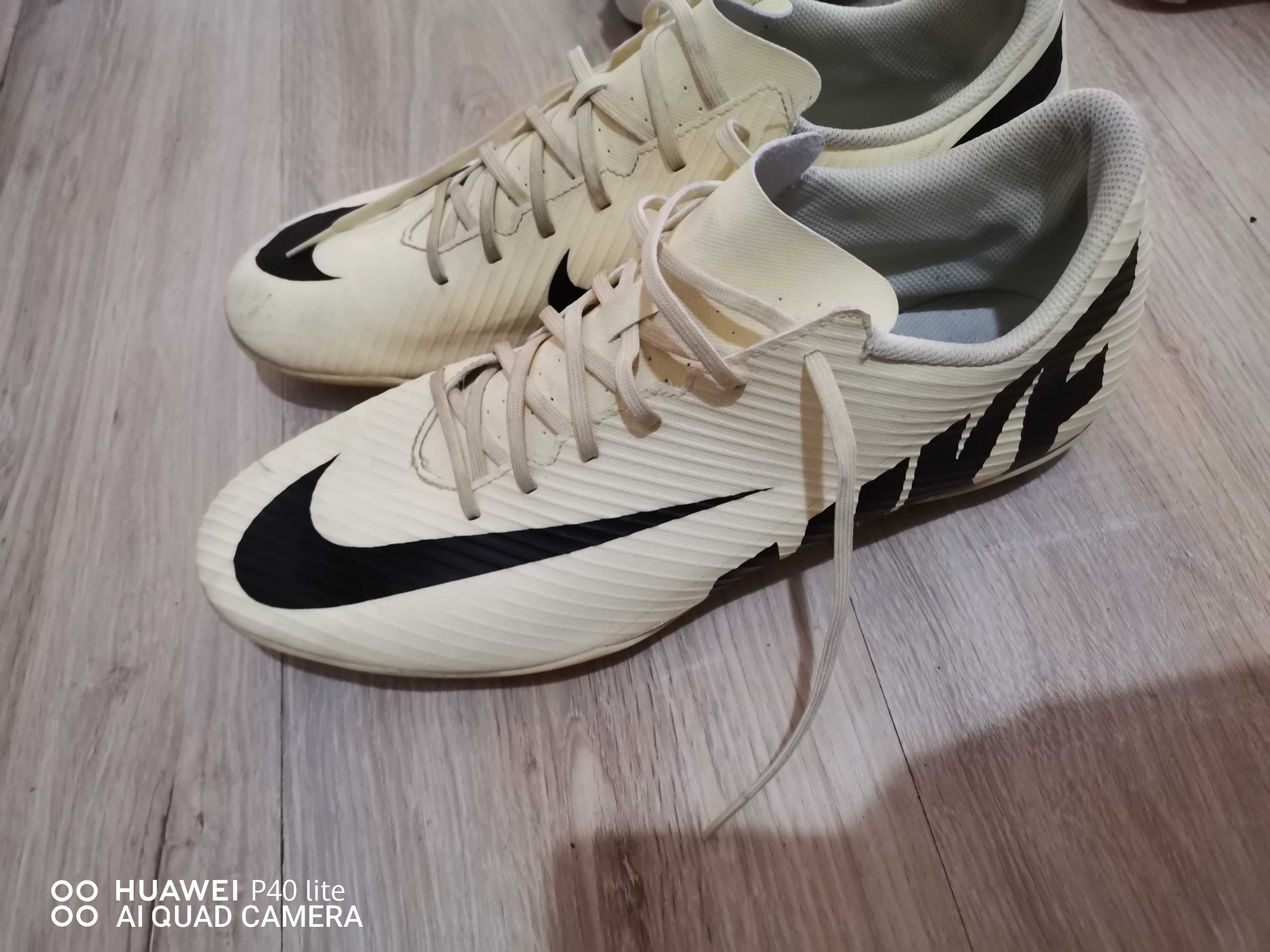 Бутонки Nike Adidas