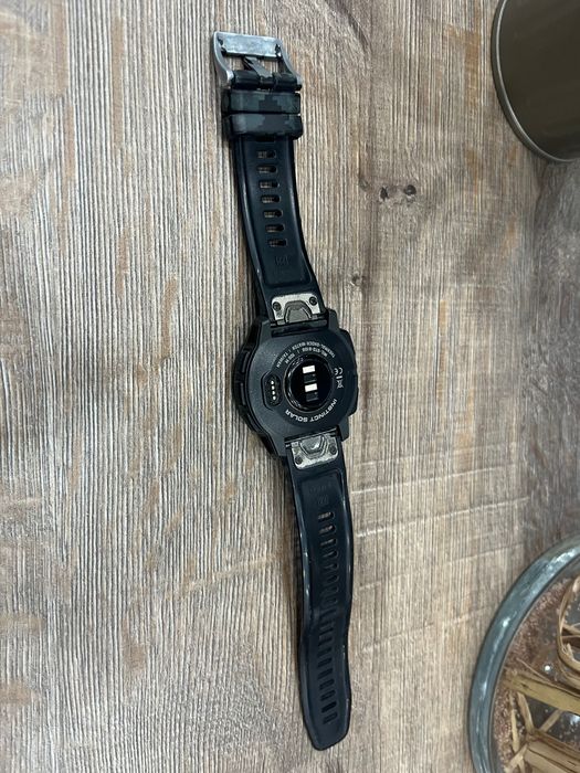 Часовник Garmin Instinct solar