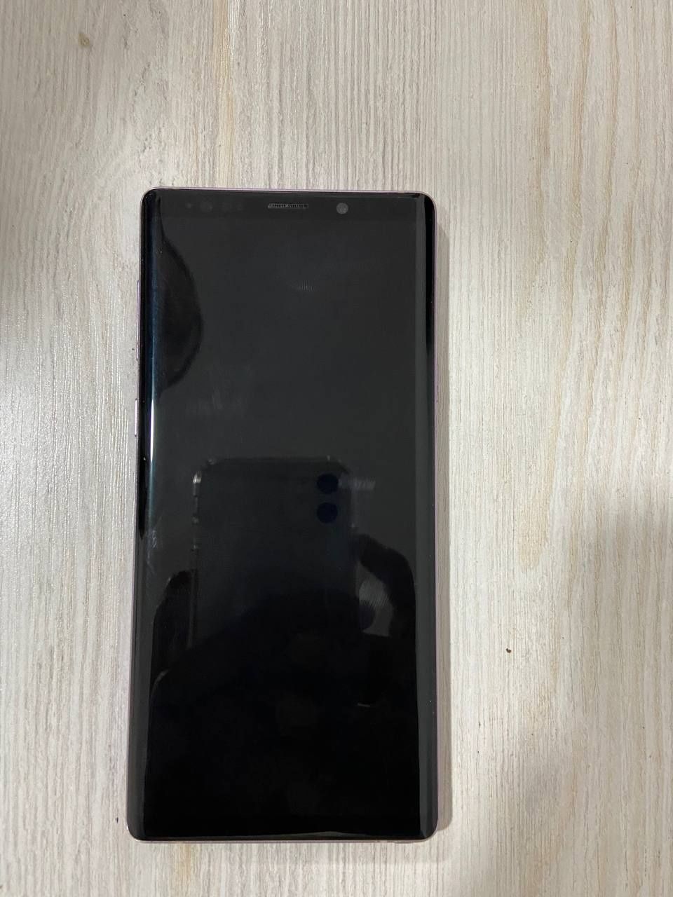 Samsung gallaxy note 9  ideal