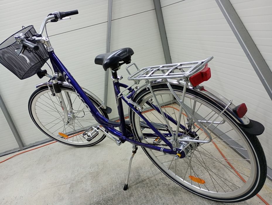 Vând bicicletă damă CYCO,cu 7 vit Nexus,frână picior,albastru !