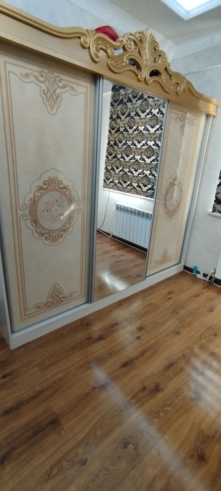 Спальный гарнитур срочно сотилади