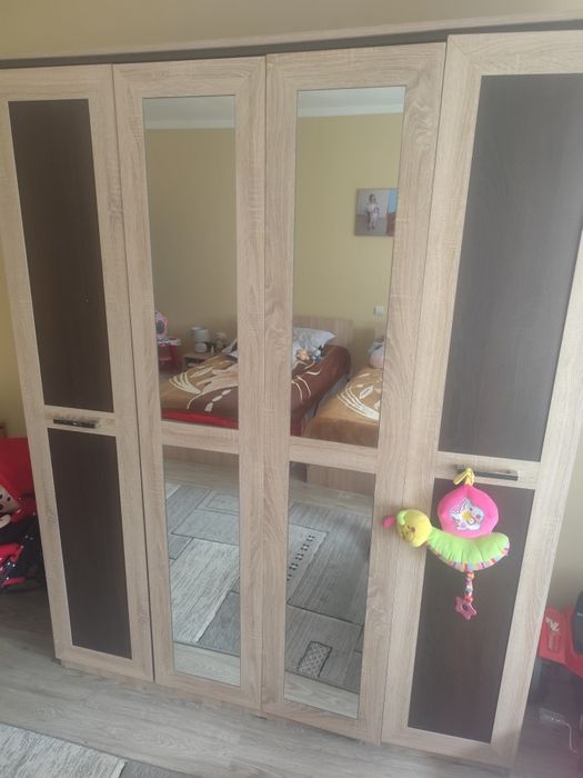 Vând 2 paturi copii 90/200 plus dulap