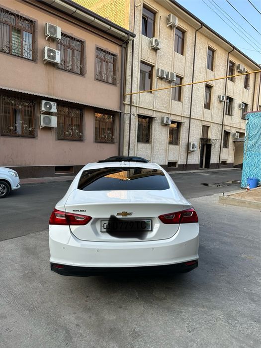 Малибу malibu 2 атмасферни 2.4 матор 126000 км ююрган холати идеал