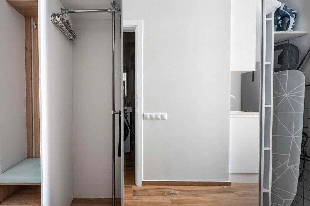 Сдается студия на левом берегу.