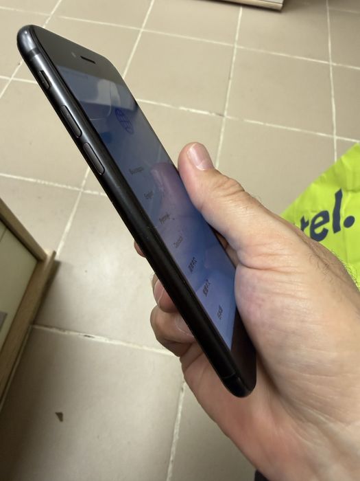 iPhone 8 64gb - с дефект