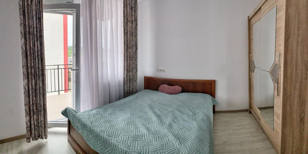 Apartament 3 camere, Subcetate