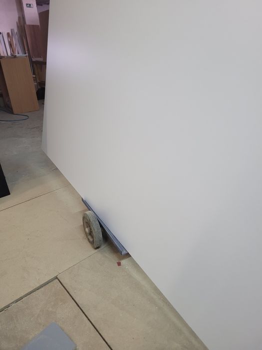 Căruț manipulat marfa