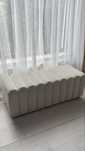 Taburet decorativ alb crem impecabil