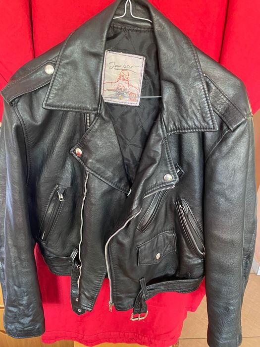 Haine de piele mai multe modele