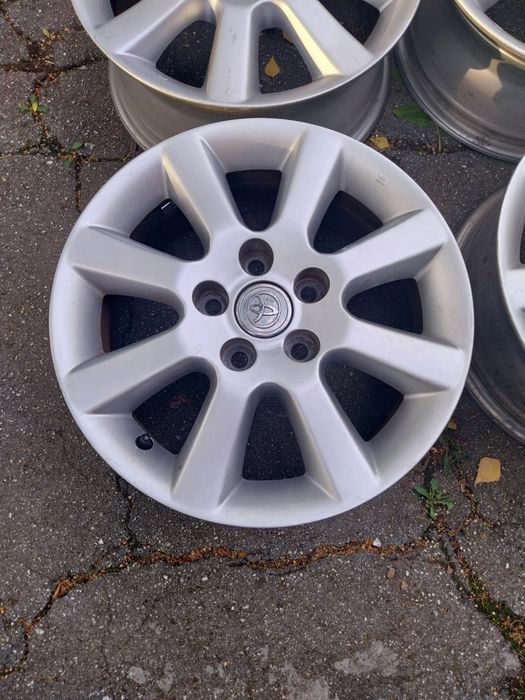 Оригинални алуминиеви джанти ТОЙОТА/TOYOTA 5х114.3х16 6.5J ET45 60.1