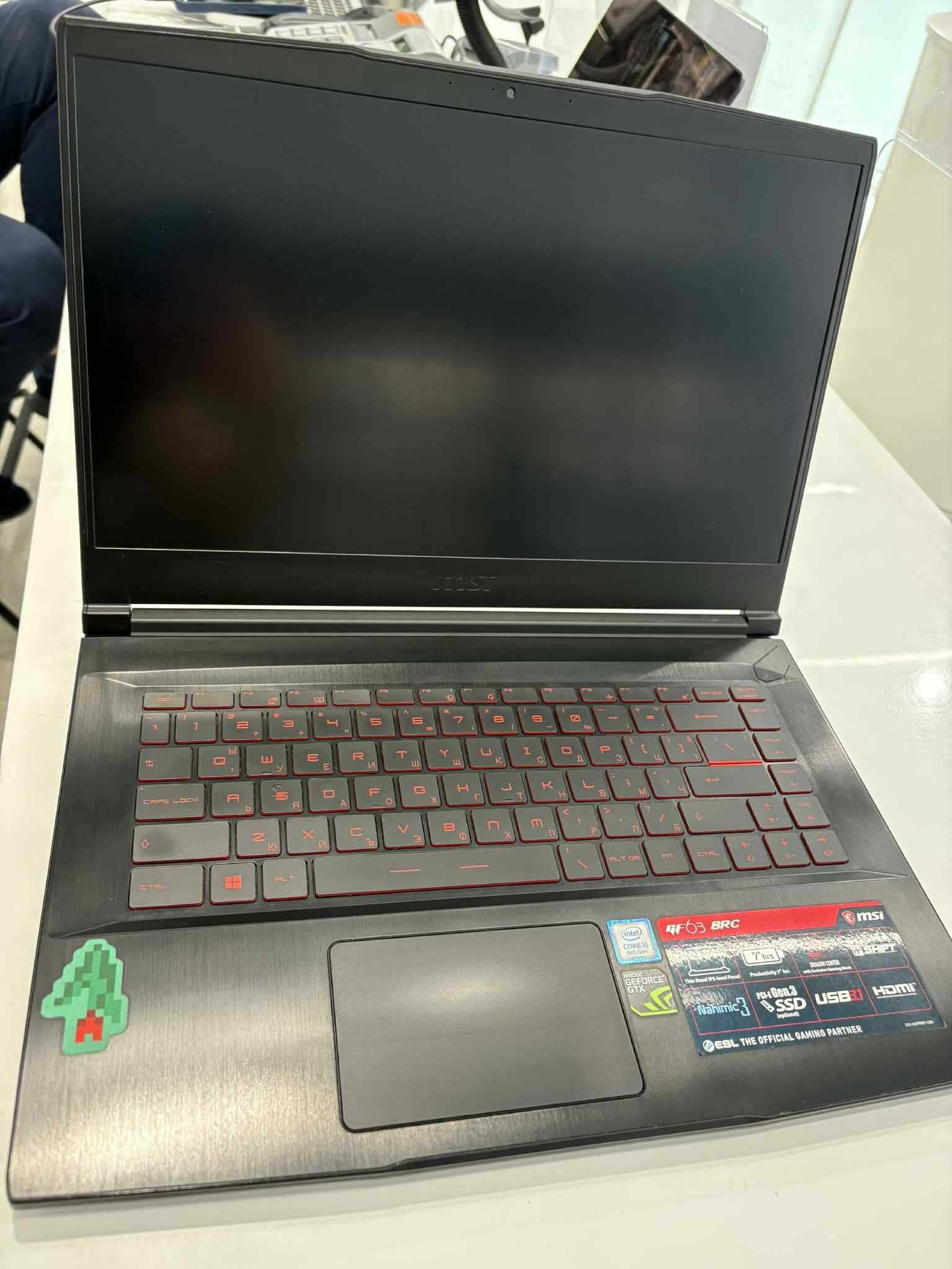 Геймърски лаптоп MSI GF63