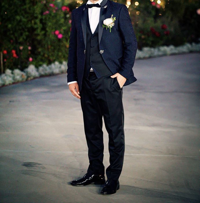 Vand costum ginere “ PASHA MEN”S WEAR”  complet.