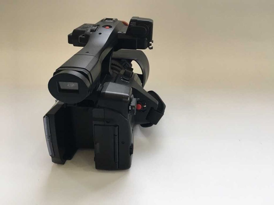 Професионална видеокамера Panasonic AG-AC30 - отлично състояние