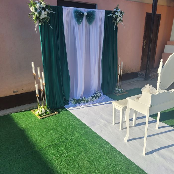 Inchiriez corturi evenimente!
Inchiriez vesela completa evenimente! 
I