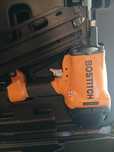 Pistol cuie pneumatic