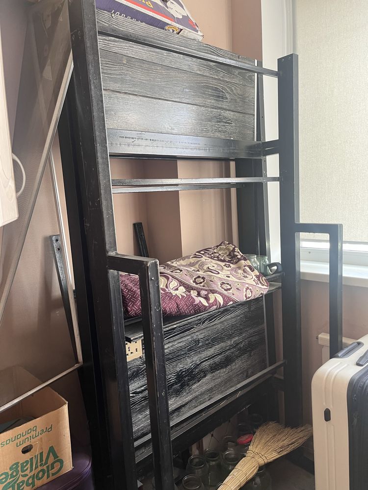 Срочно продам двухъярусную кровать!
