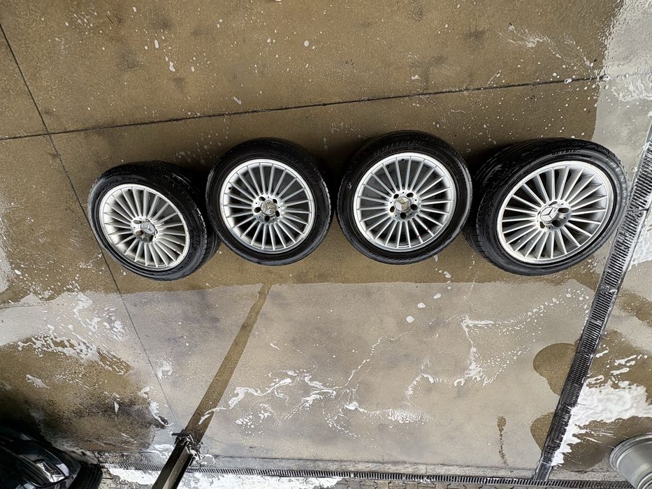 Джанти AMG с гуми DUNLOP 255/45 R 18