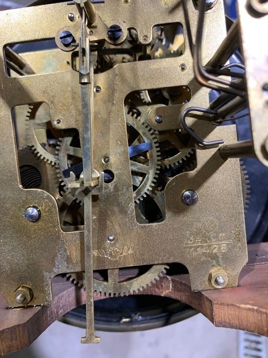 Ceas de perete cu pendul,Kienzle.