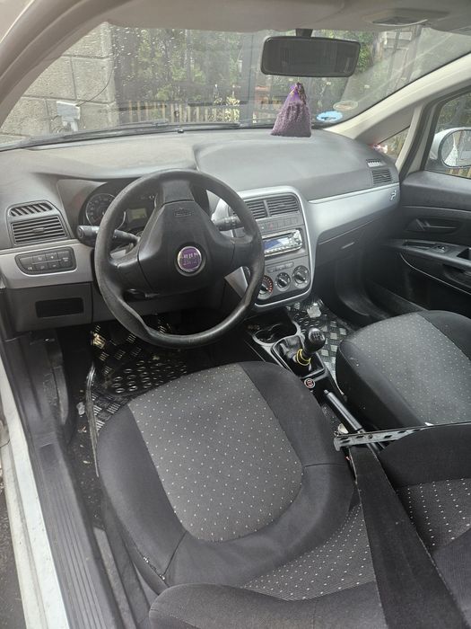 Vând fiat punto 1.4 benzina