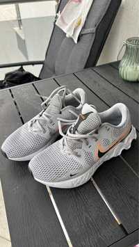 Nike спортни обувки