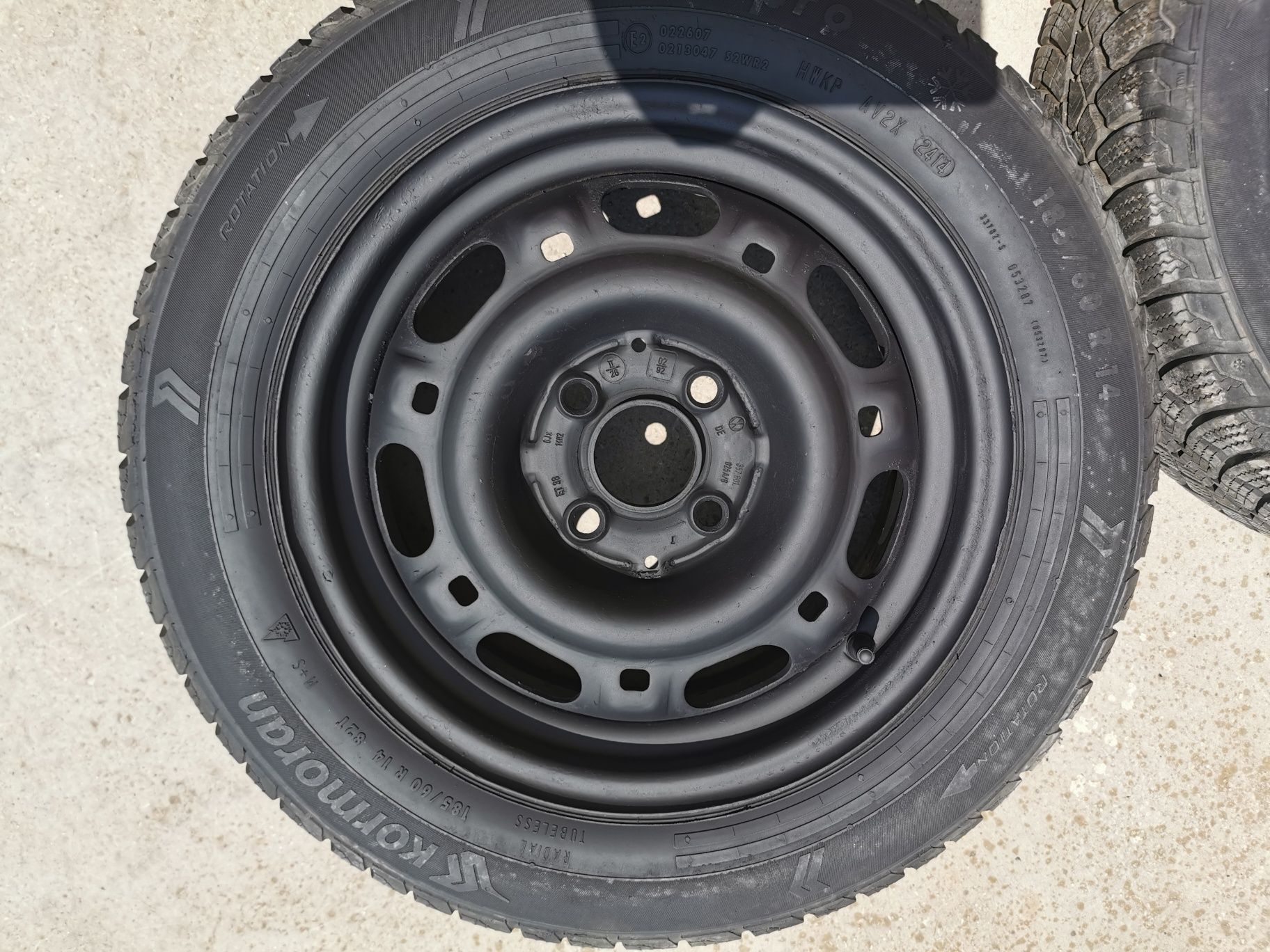 Зимни гуми с джанти 14" 4x100 ET38 - за VW и други модели