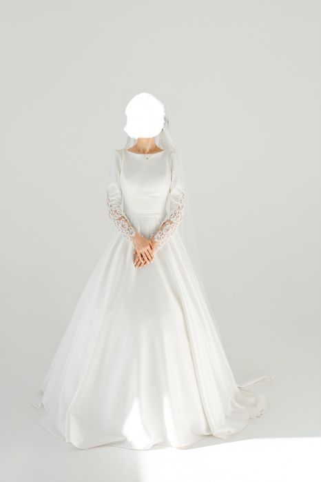 свадебное платье атласное светло кремовое