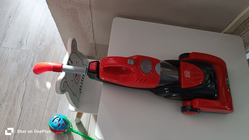 Играчка прахосмукачка