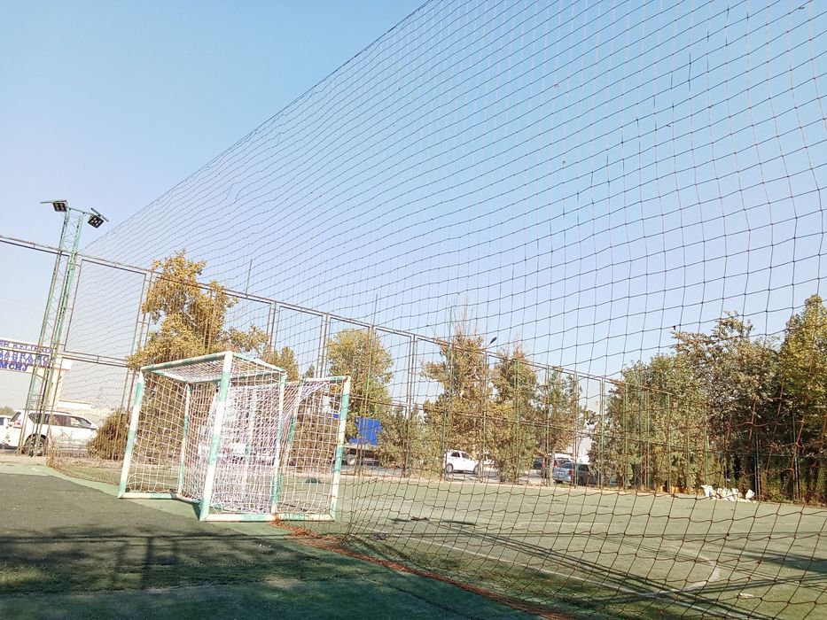 Fudbolniy  polya
