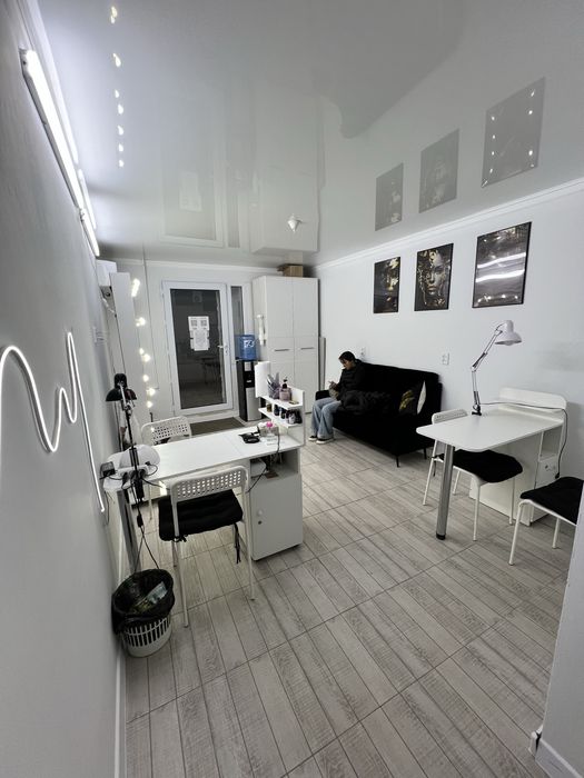 Продам готовый действующий бизнес  салон красоты в центре города Актоб