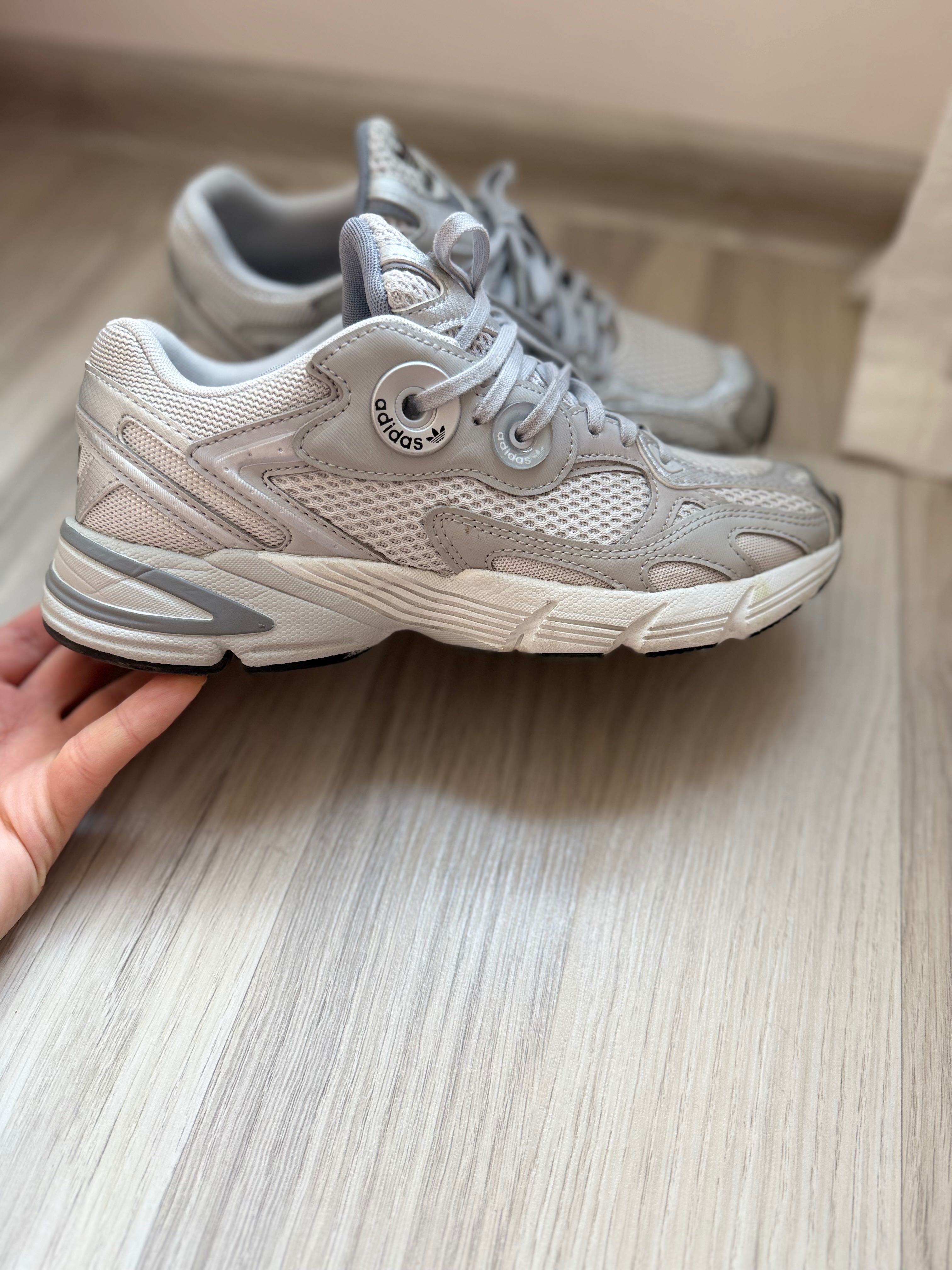 Adidas Astir grey
