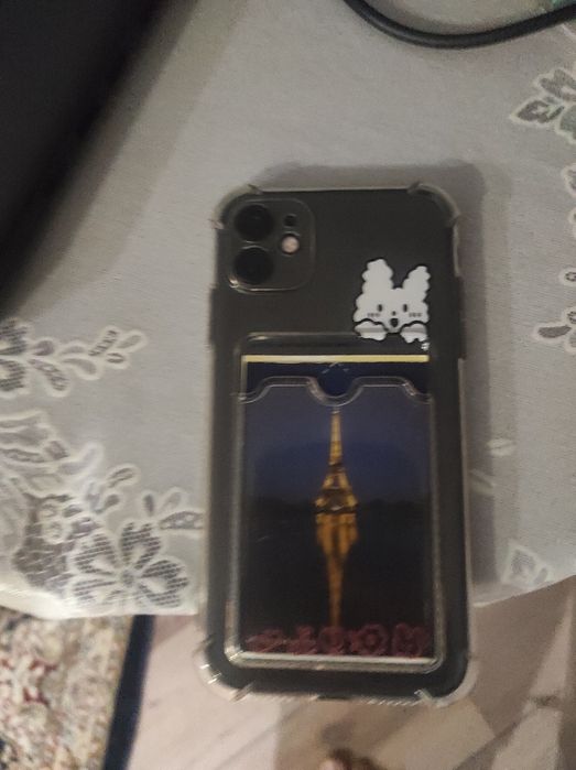 Продам iphone 11 (гигов)
