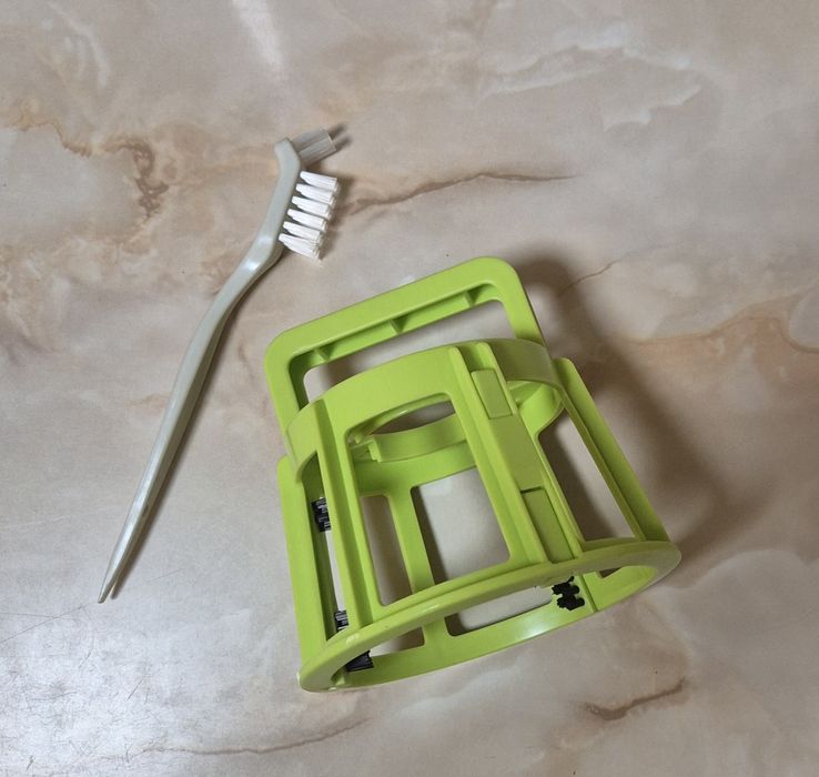 Сокоизстисквачка Kuvings B1700 като нова,пълен комплект