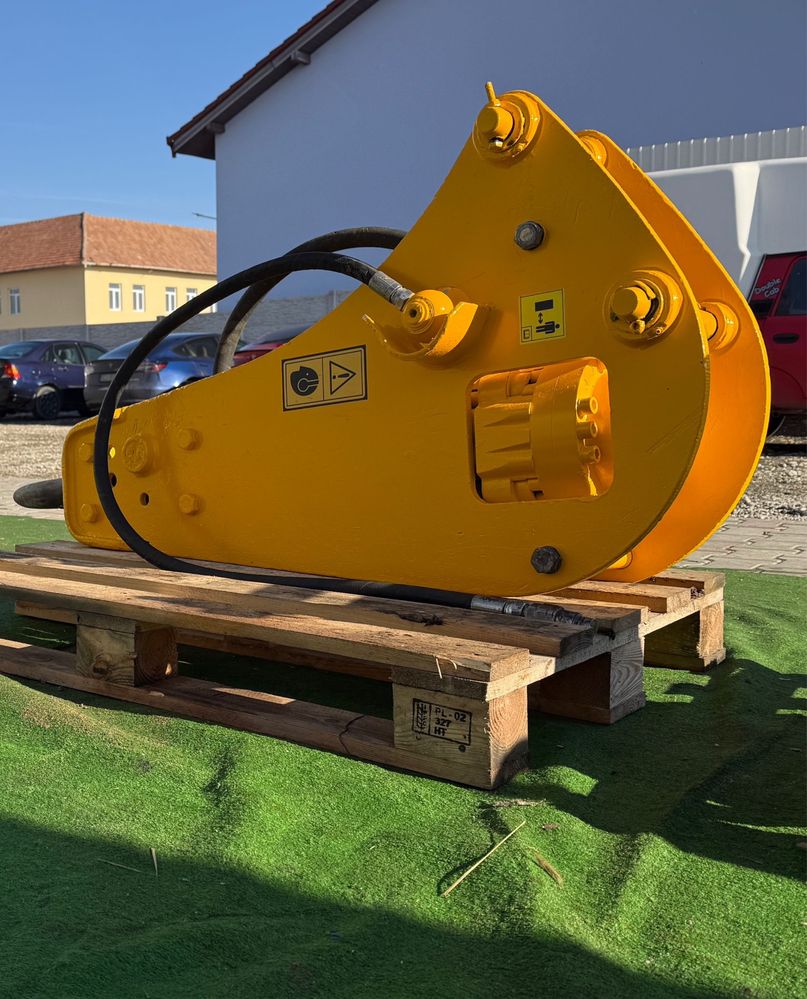 Picamere JCB si nu numai Jcb excavatoare si buldoexcavatoare
