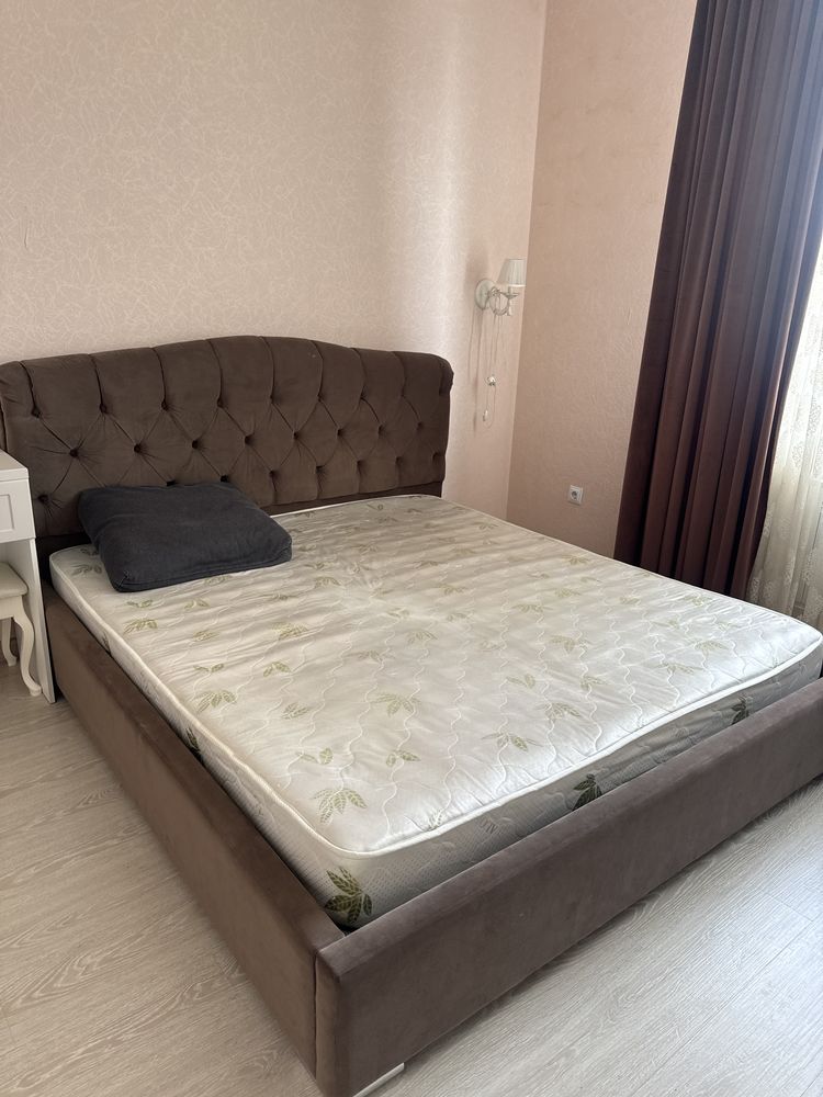 Продаем кровать в спальню