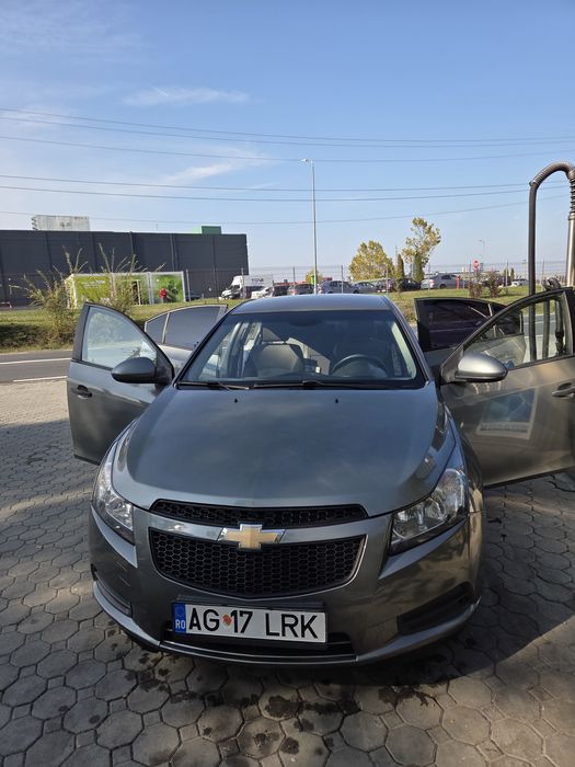 Vând Chevrolet Cruze 1.6 benzina  113 cp anul 2010