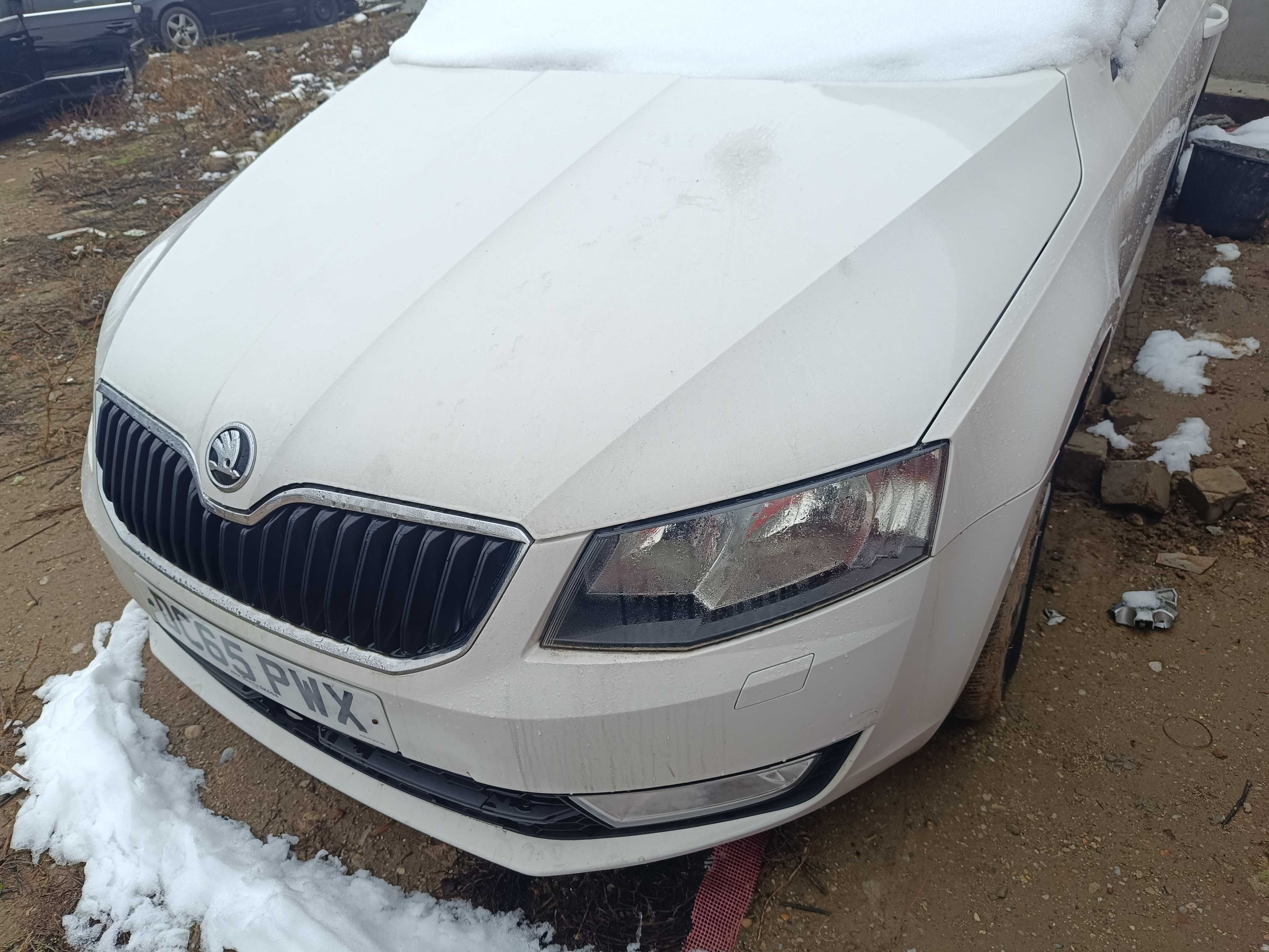 Capota motor bara fata aripi stanga dreapta Skoda Octavia 3 alba CRM