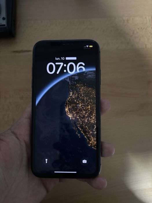 Vand Iphone 11 64 gb