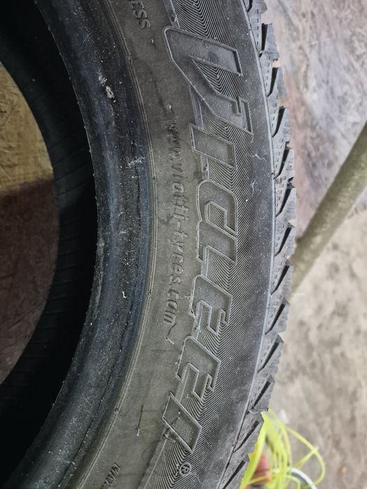 Vând cauciucuri iarna