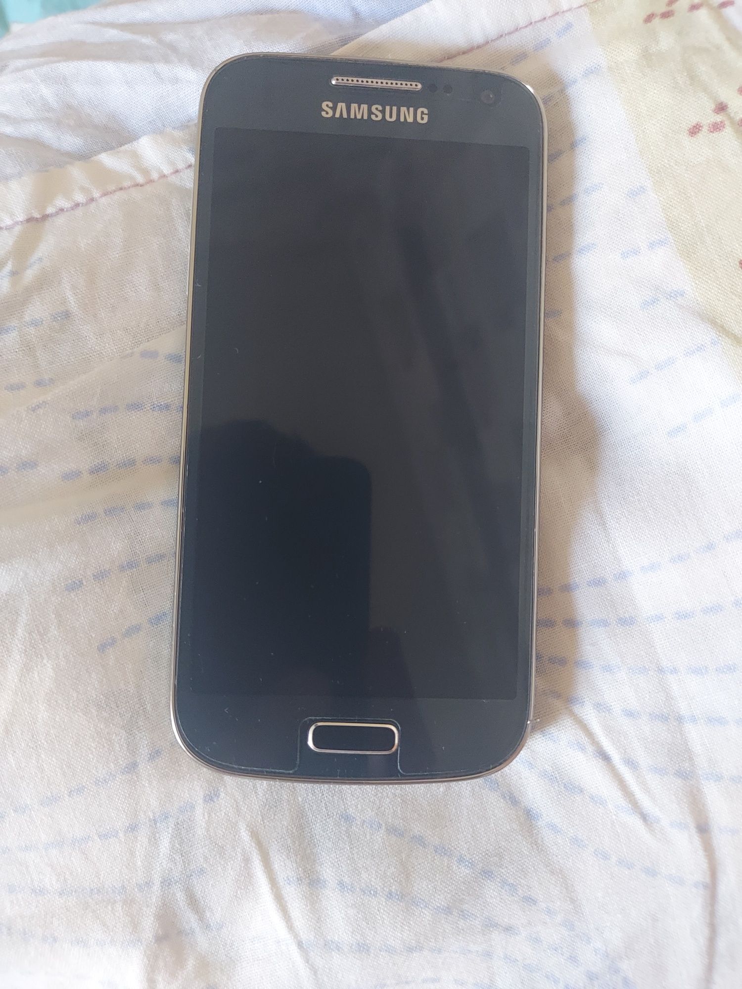 galaxy s4 mini в идеальном состоянии!