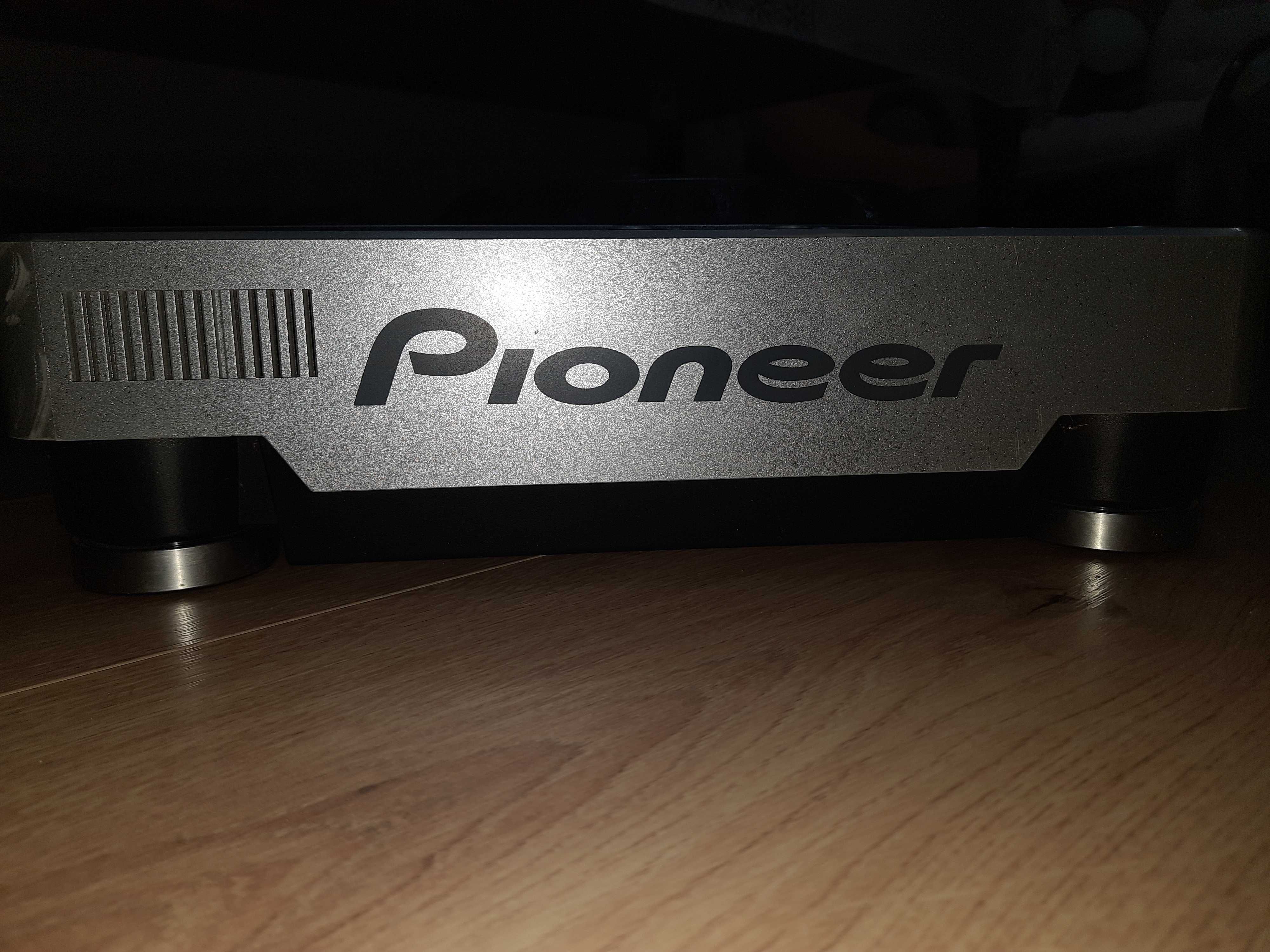 Pioneer CDJ-800MK2 броя + DJ Mixer Pioneer DJM60DJM600
