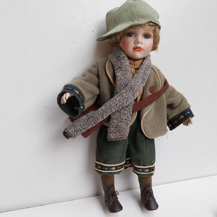 ТОП ОФЕРТА  Немска Порцеланова кукла