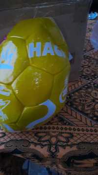 Minge de fotbal cu semnătura lui HAGI