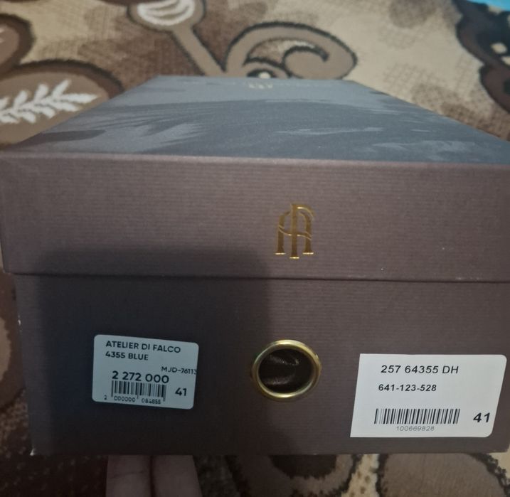 Yangi oyoq kiyim razmeri kichkinaligi uchun sotyapman sifati juda a'lo