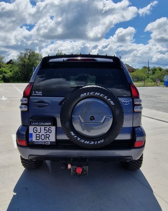 Se vinde Toyota Land Cruiser 3.0 173cp euro 4 AUTOUTILITARA