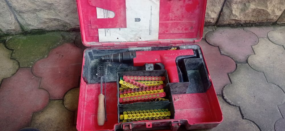 Hilti Dx 350 pistol cu capse pentru cuie
