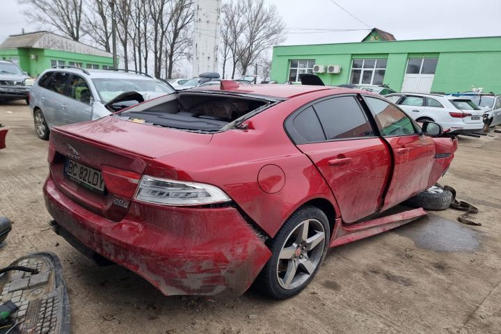 Dezmembrez Jaguar XE X760 , an 2018,, motor 2.0d 180cp ,cod 204DTD  dezmembrari piese cutie de viteze automata