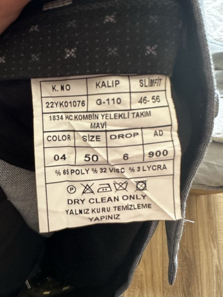 Абитуриентски Костюми