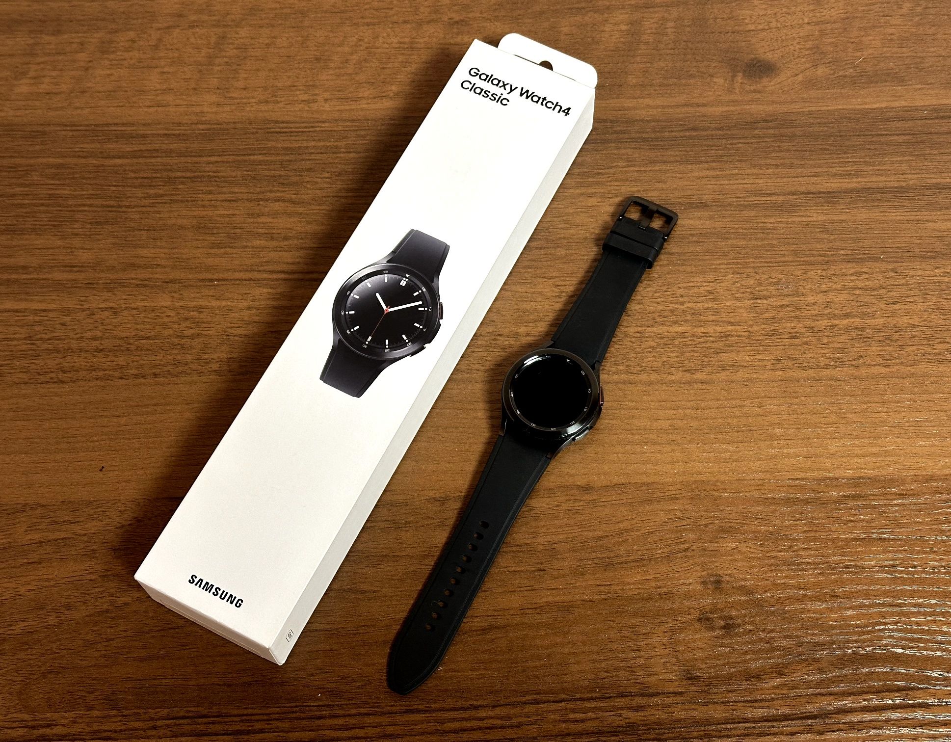 Часы Galaxy Watch-4 Classic