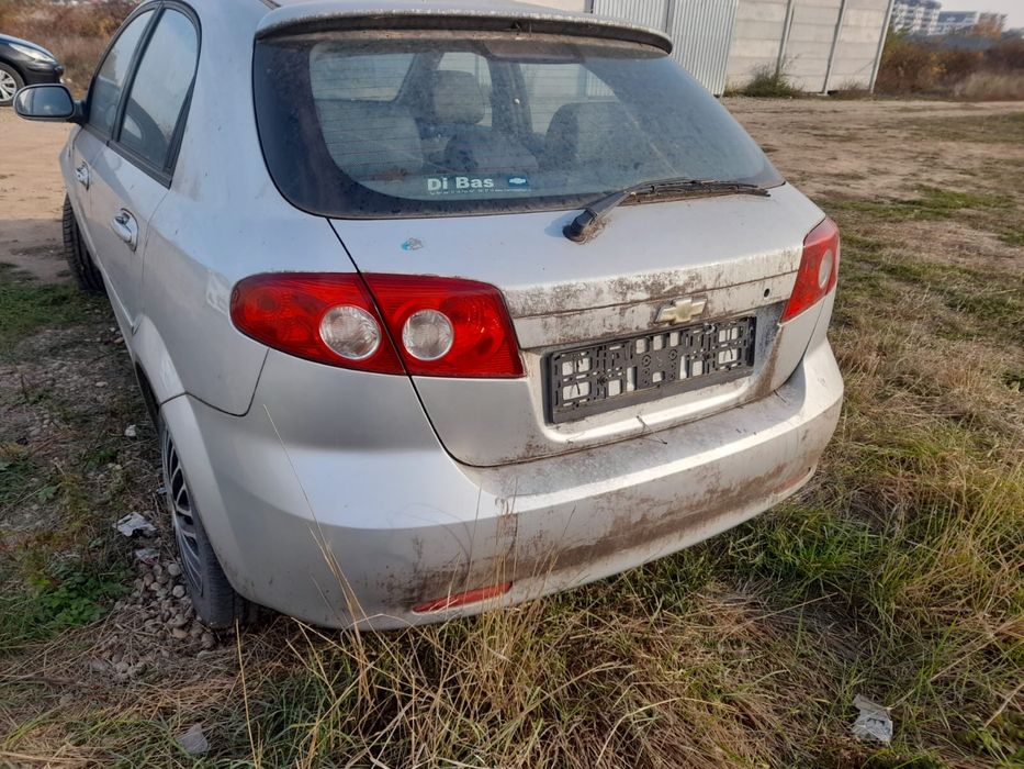 Dezmembrez Chevrolet Lacetti 1.6 benzina 2004-2010