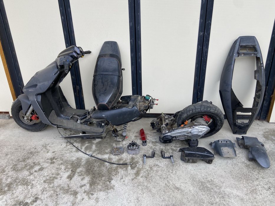 Malaguti f12 100cc 2t цял или на части